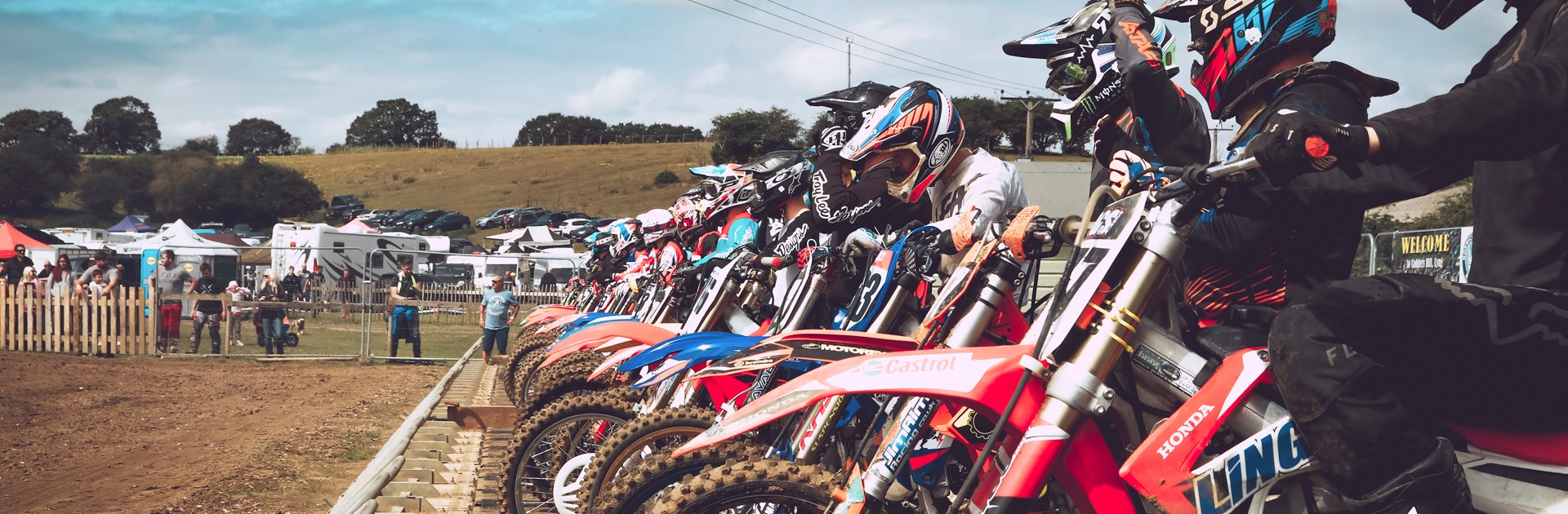DQN DU QUESNE silder image MotorSportSlideshow-03.jpg 